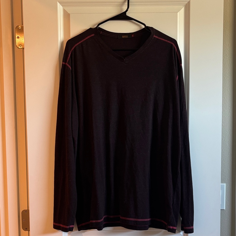 Men’s AGAVE Long Sleeve V-Neck Shirt